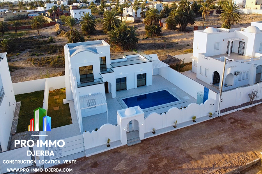 une maison à Djerba avec piscine à vendre
